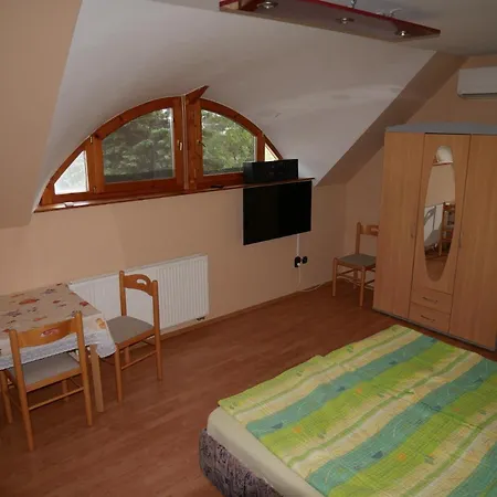Laura Apartman