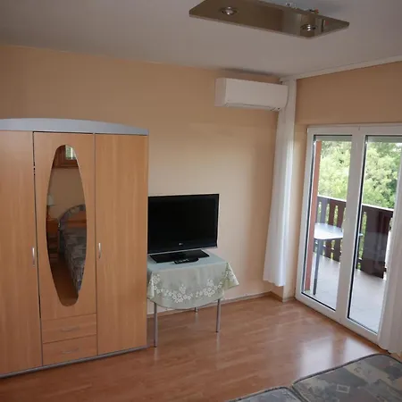 Apartment Laura Apartmanhaz *